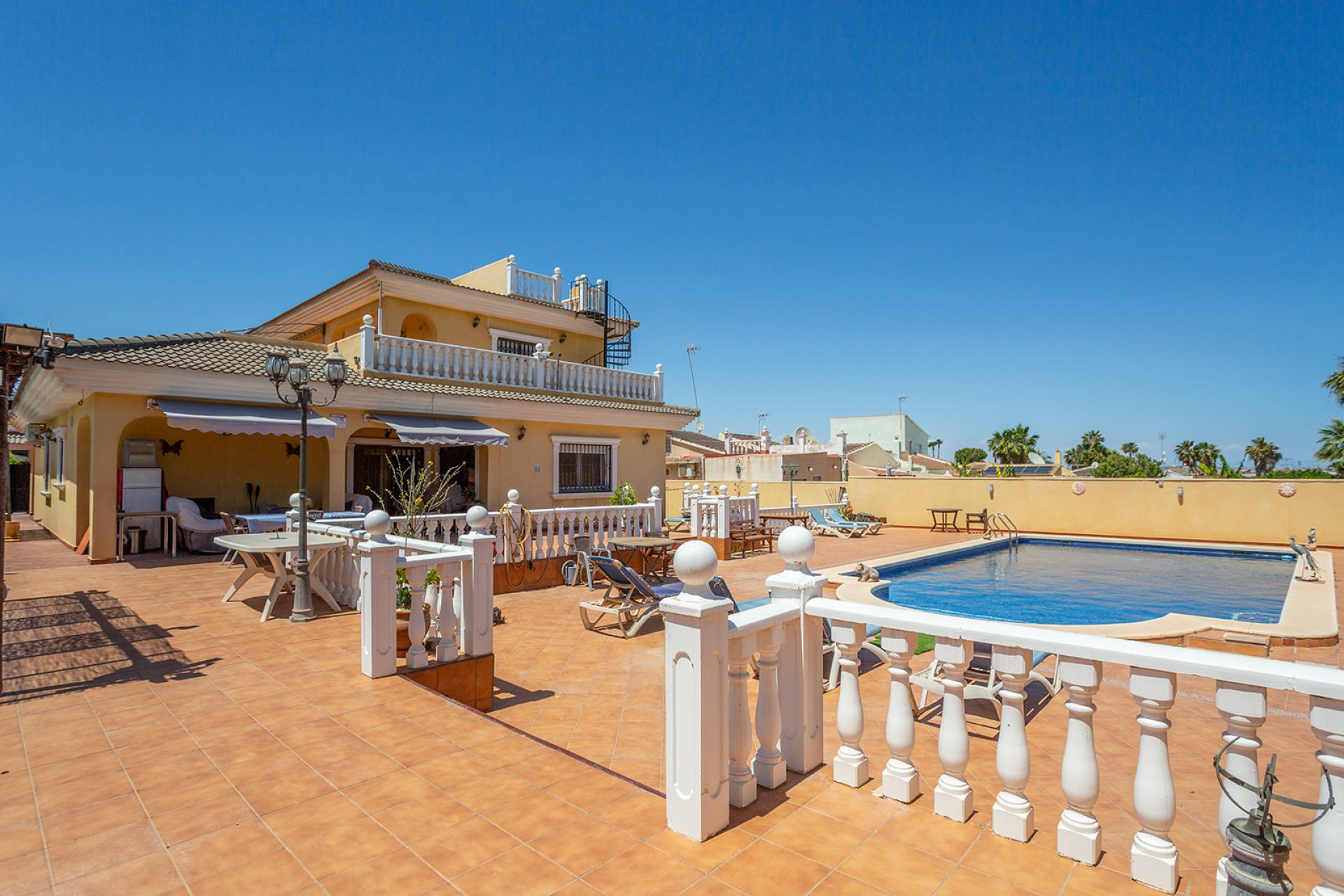 Reventa - Villa -
Torrevieja - Los balcones