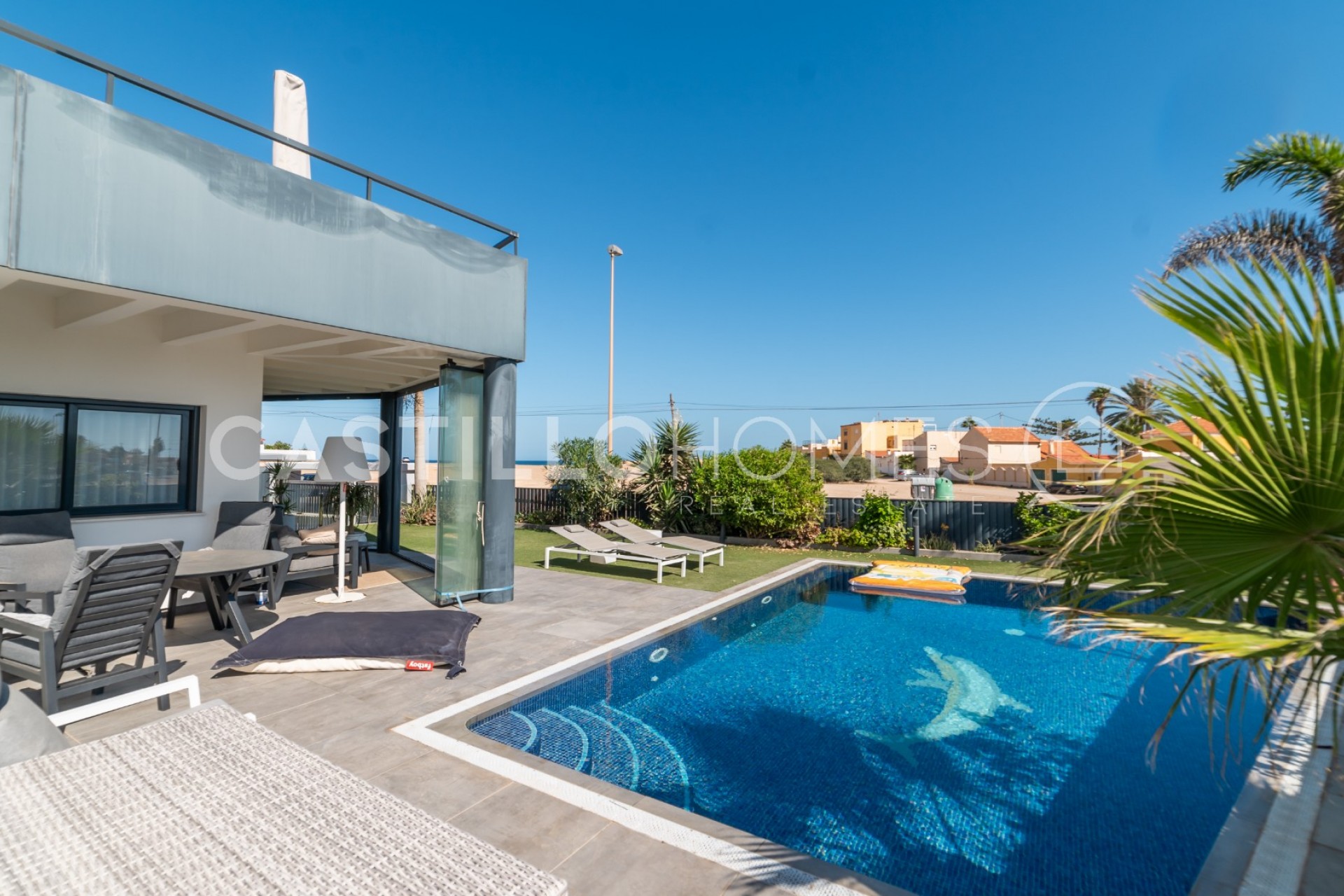 Reventa - Villa -
Torrevieja - Urb. Rosaleda