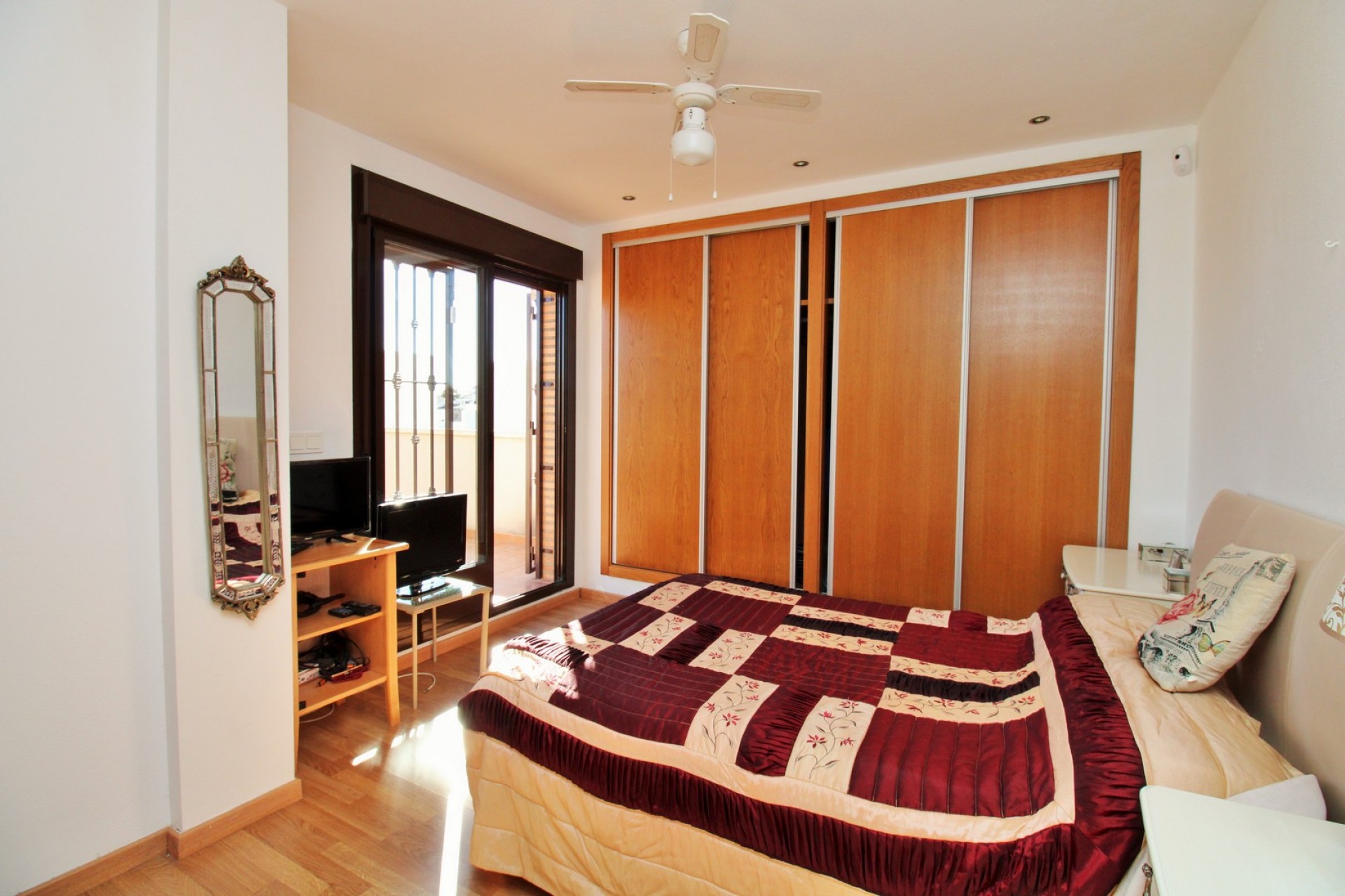 Reventa - Villa -
Villamartin - PAU 8