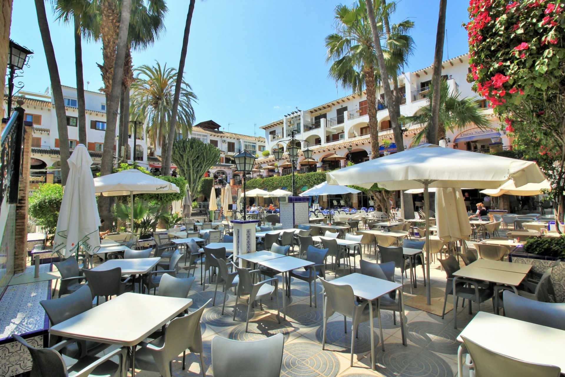 Reventa - Villa -
Villamartin - PAU 8