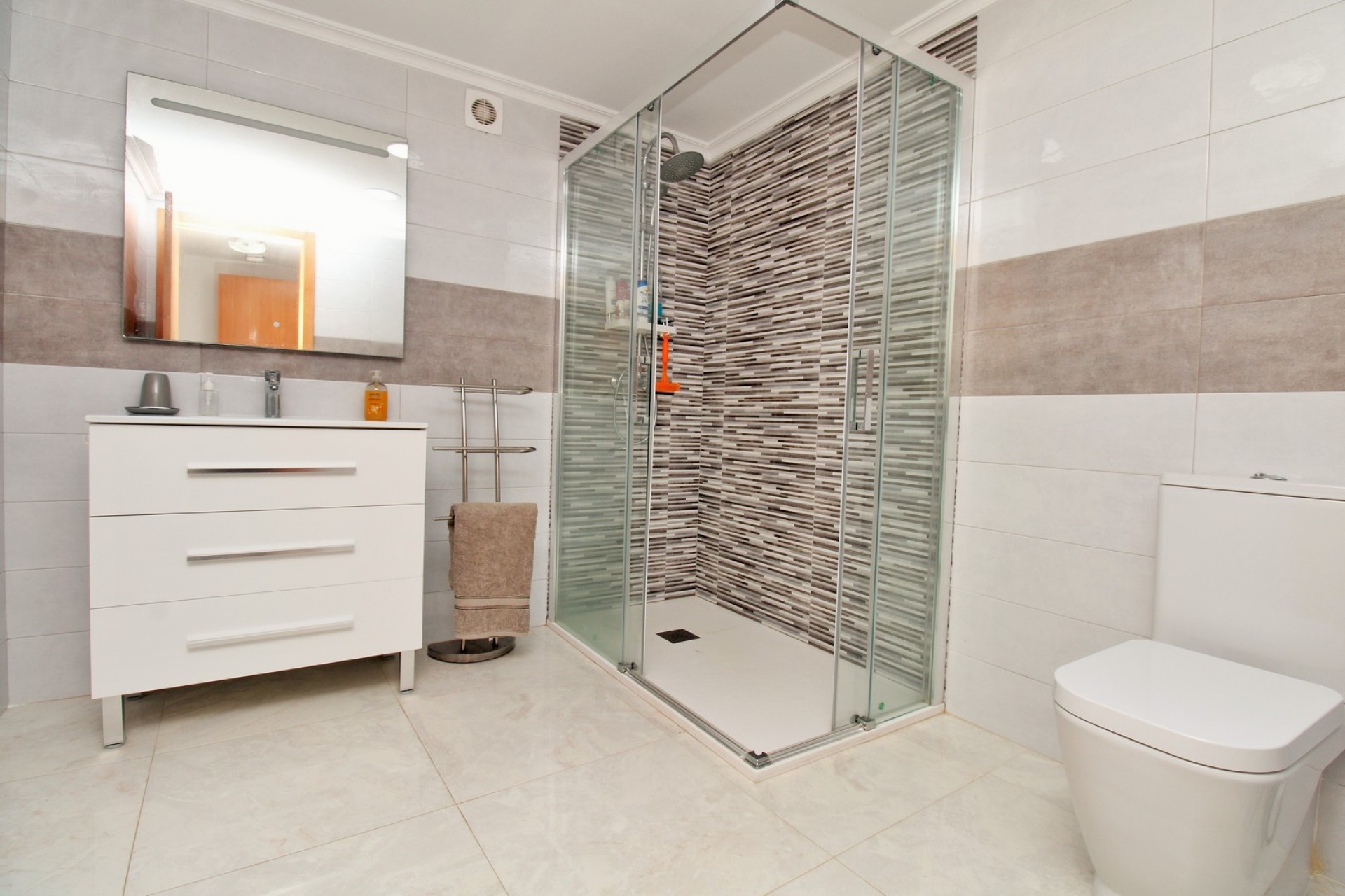 Reventa - Villa -
Villamartin