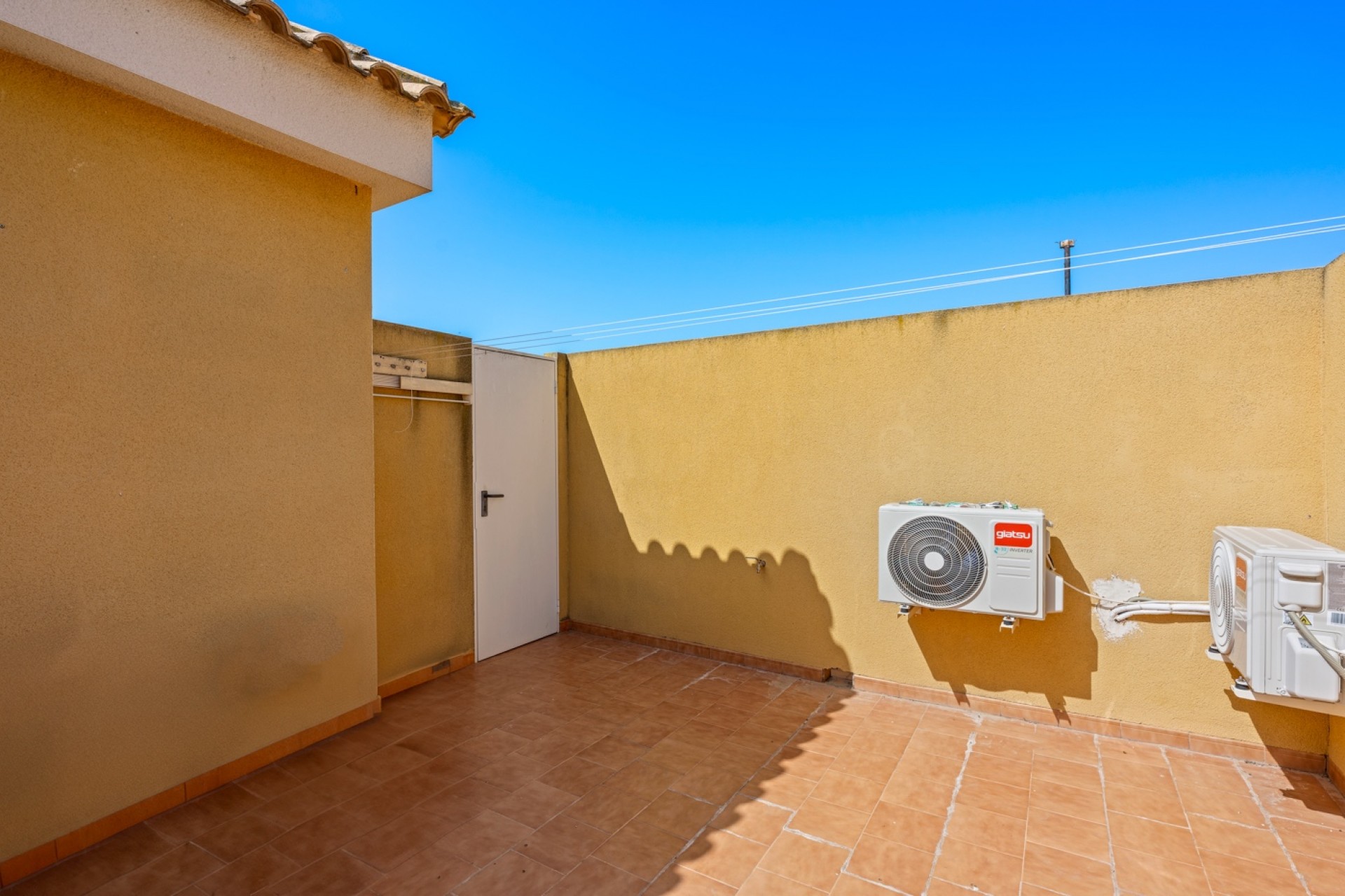 Revente - 1. Apartment / flat -
Daya Nueva - Costa Blanca South