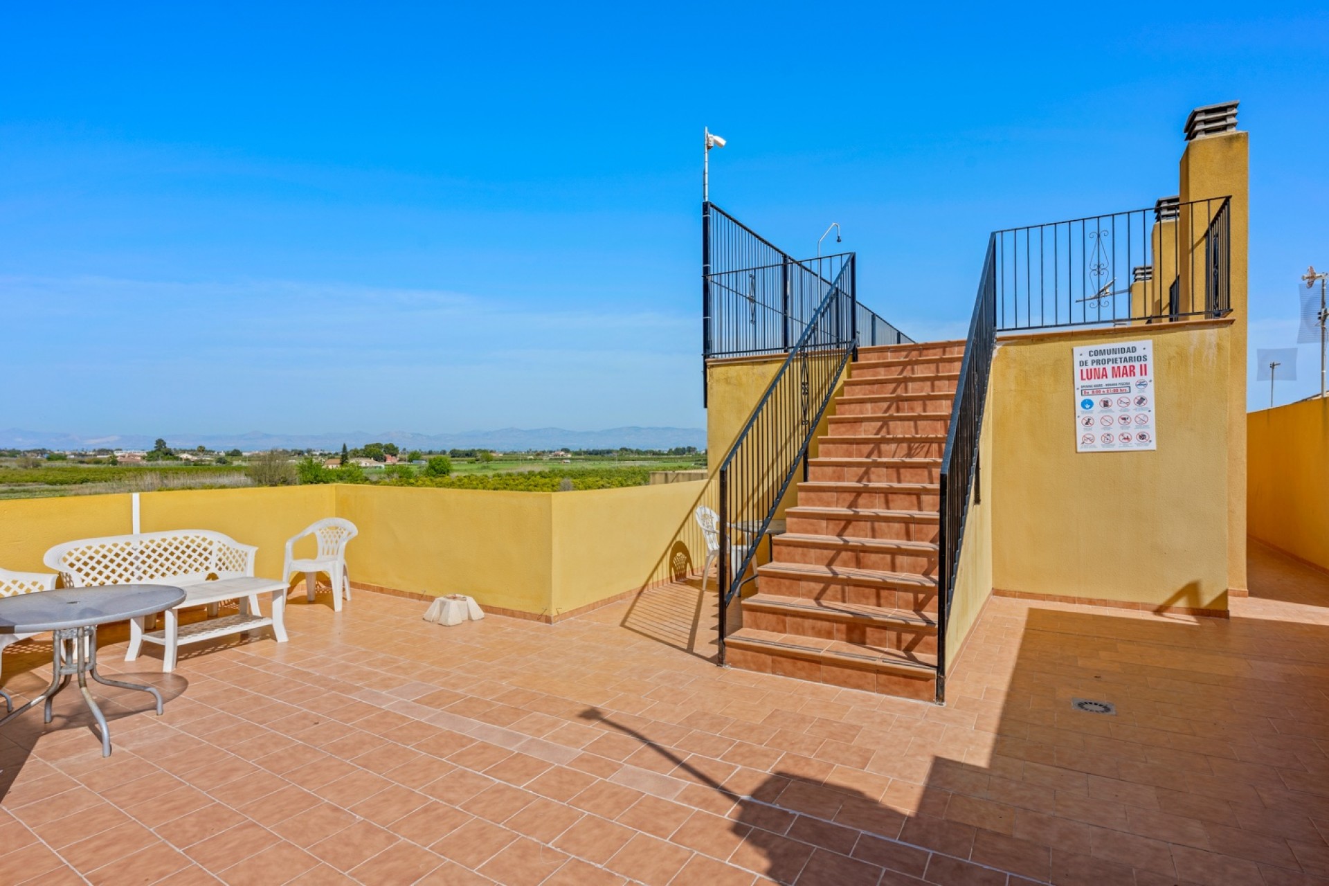Revente - 1. Apartment / flat -
Daya Nueva - Costa Blanca South