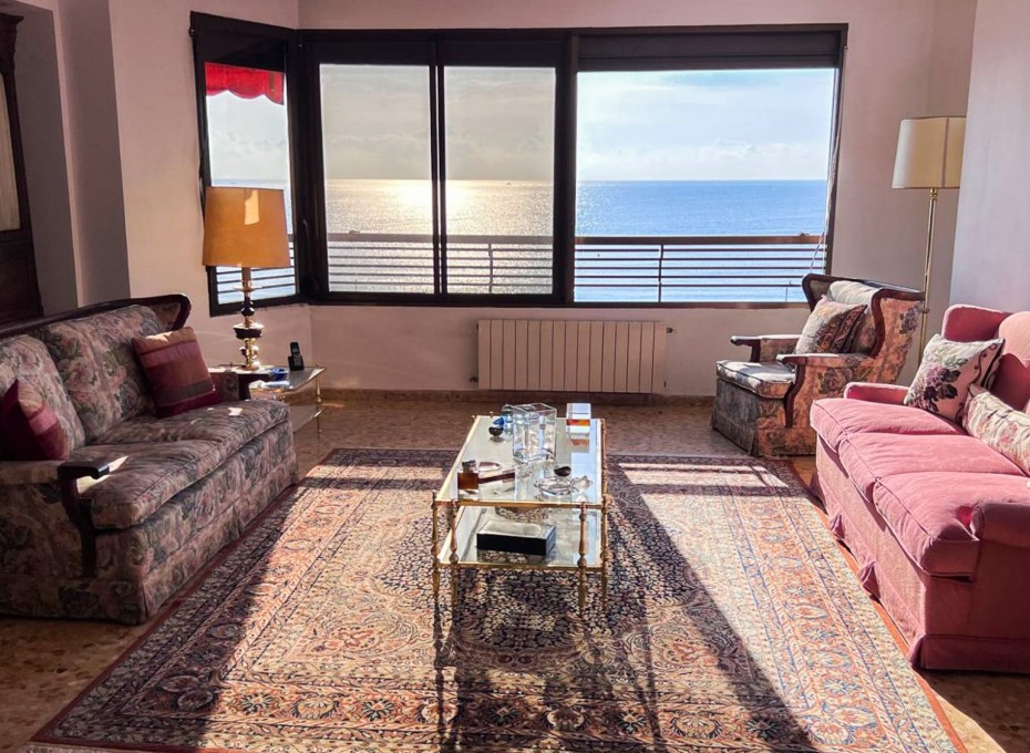 Revente - Apartamento -
Alicante - Centro