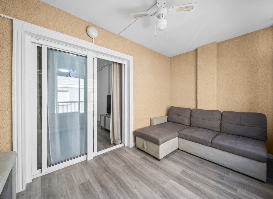 Revente - Apartamento -
Torrevieja - Centro