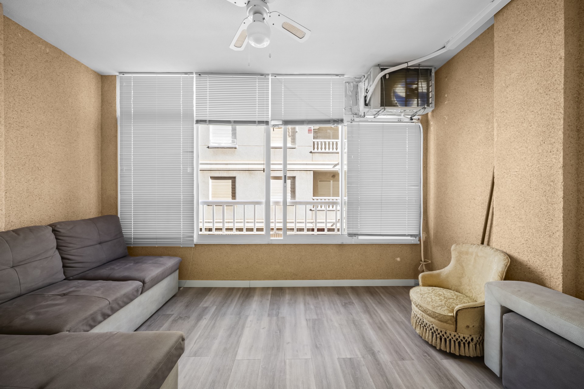 Revente - Apartamento -
Torrevieja - Centro