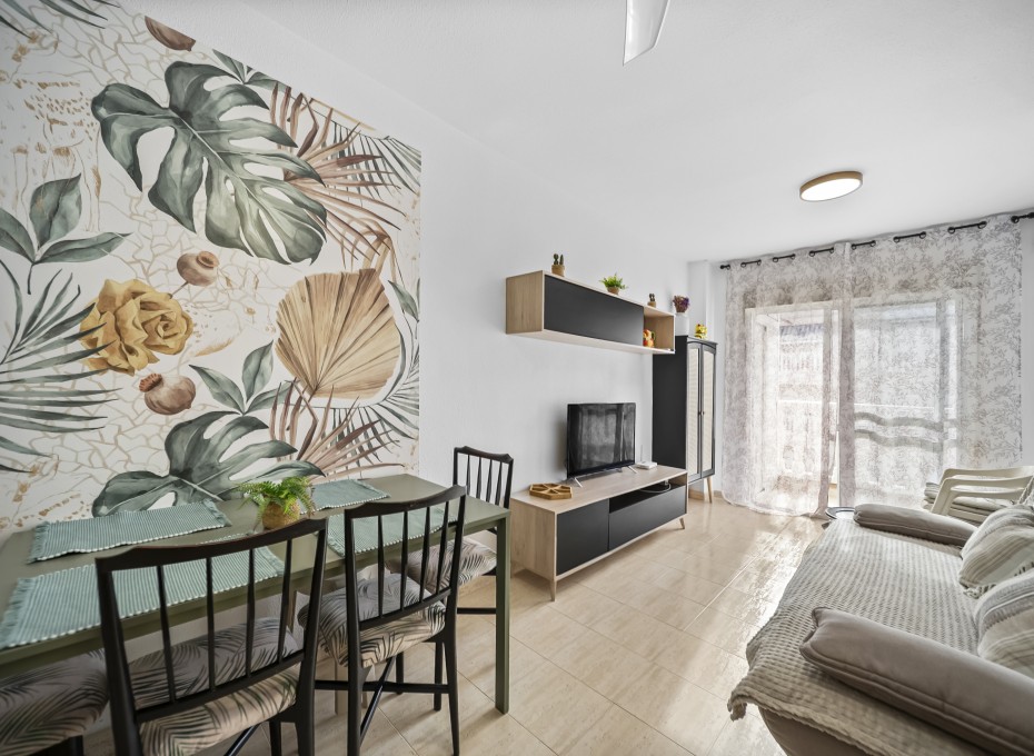 Revente - Apartamento -
Torrevieja - Centro