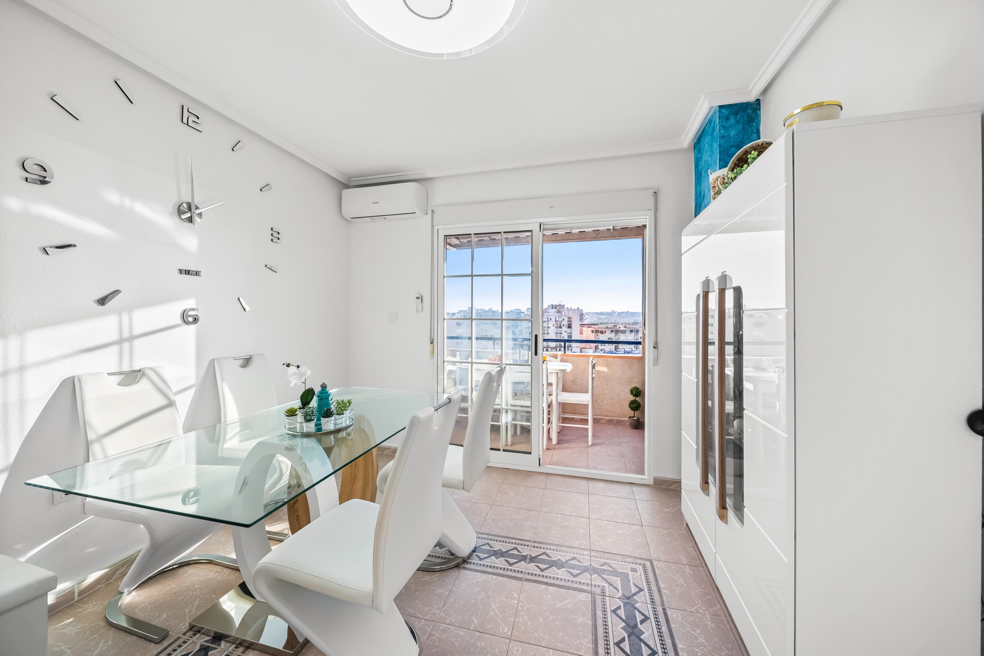 Revente - Apartamento -
Torrevieja - La Mata