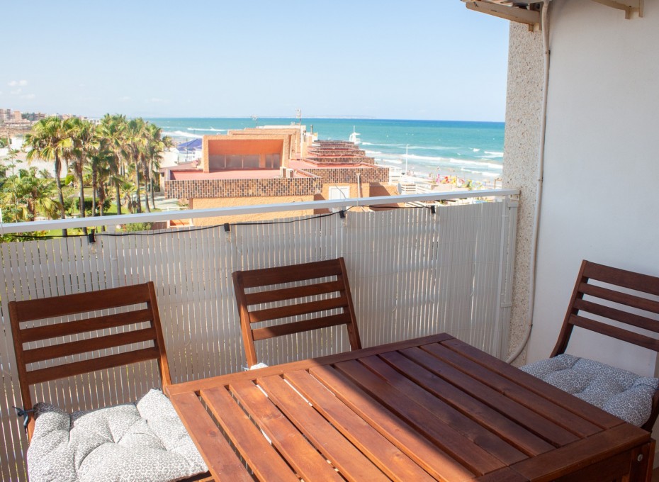 Revente - Apartamento -
Torrevieja - La Mata