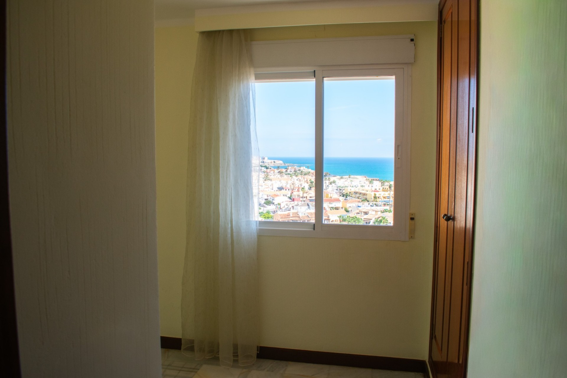 Revente - Apartamento -
Torrevieja - Playa de los Locos