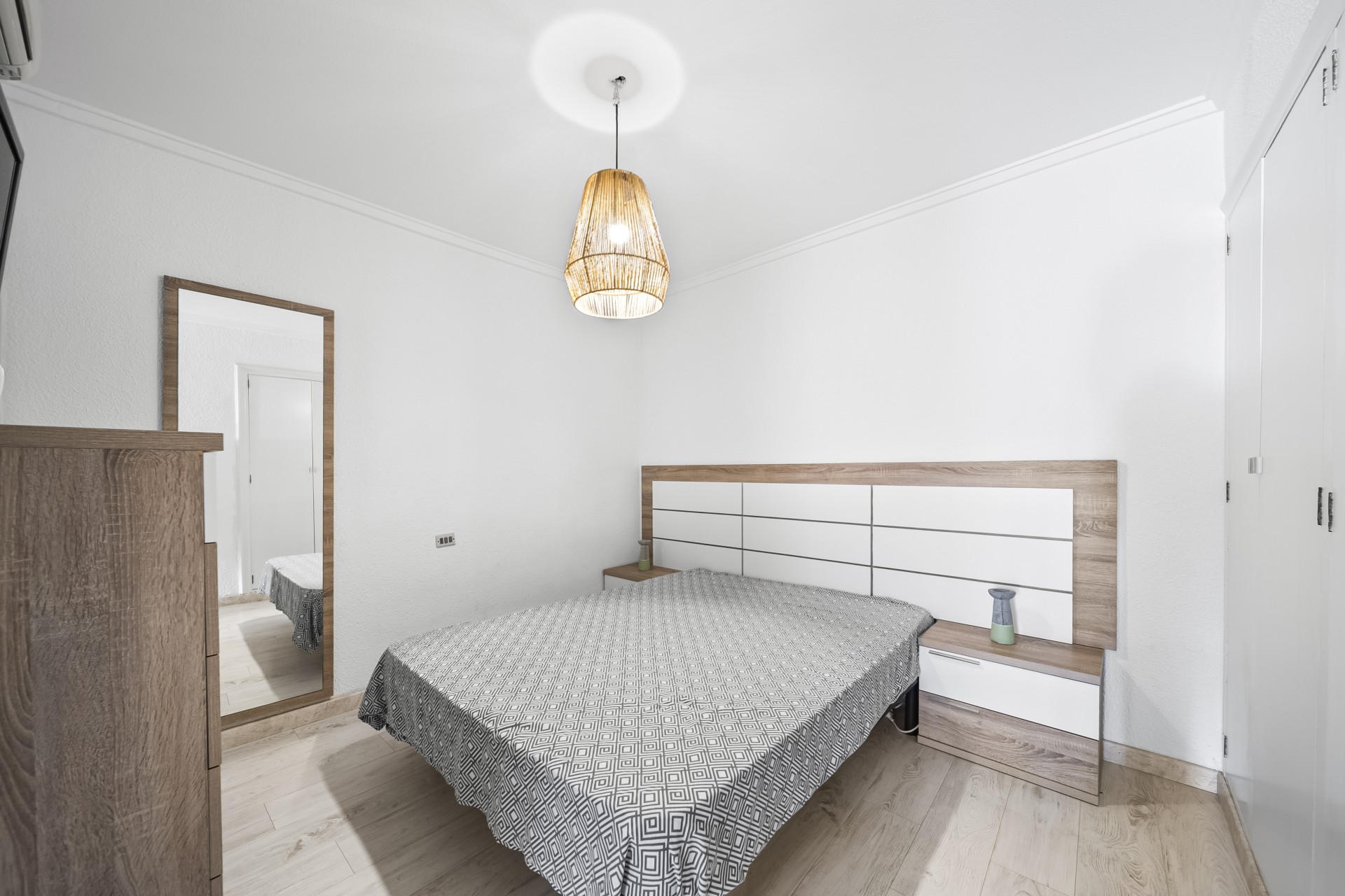 Revente - Apartamento -
Torrevieja - Puerto
