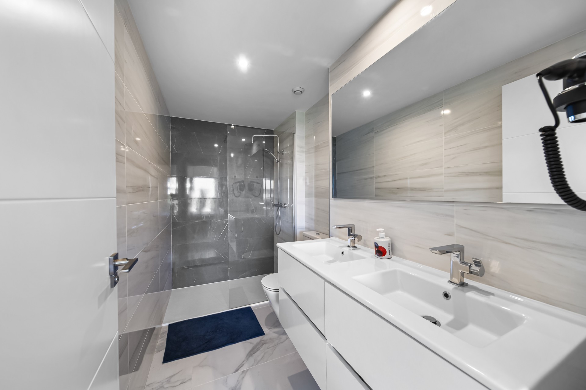 Revente - Apartamento -
Torrevieja - Punta prima