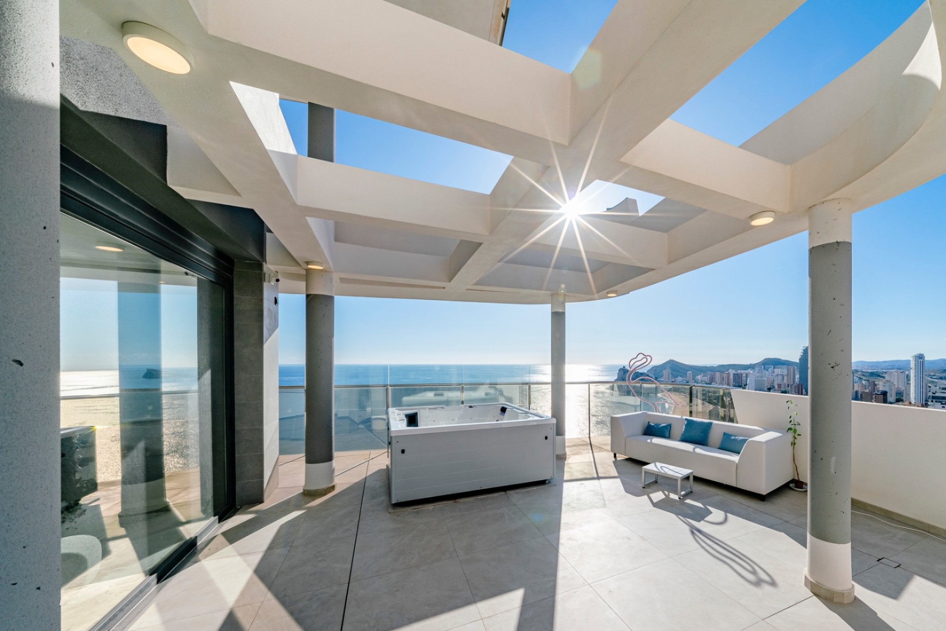 Revente - Apartment -
Benidorm