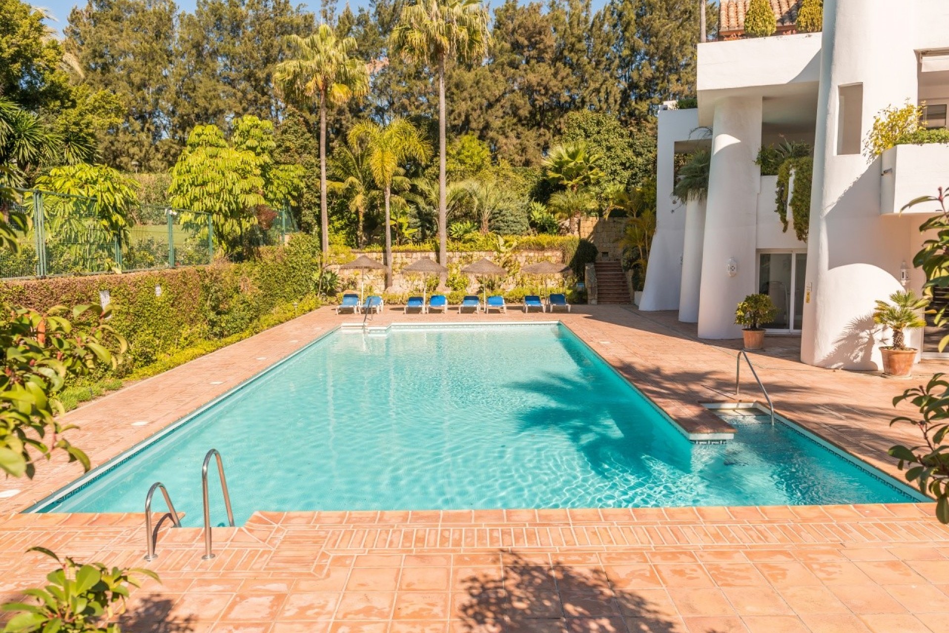 Revente - Apartment -
Estepona