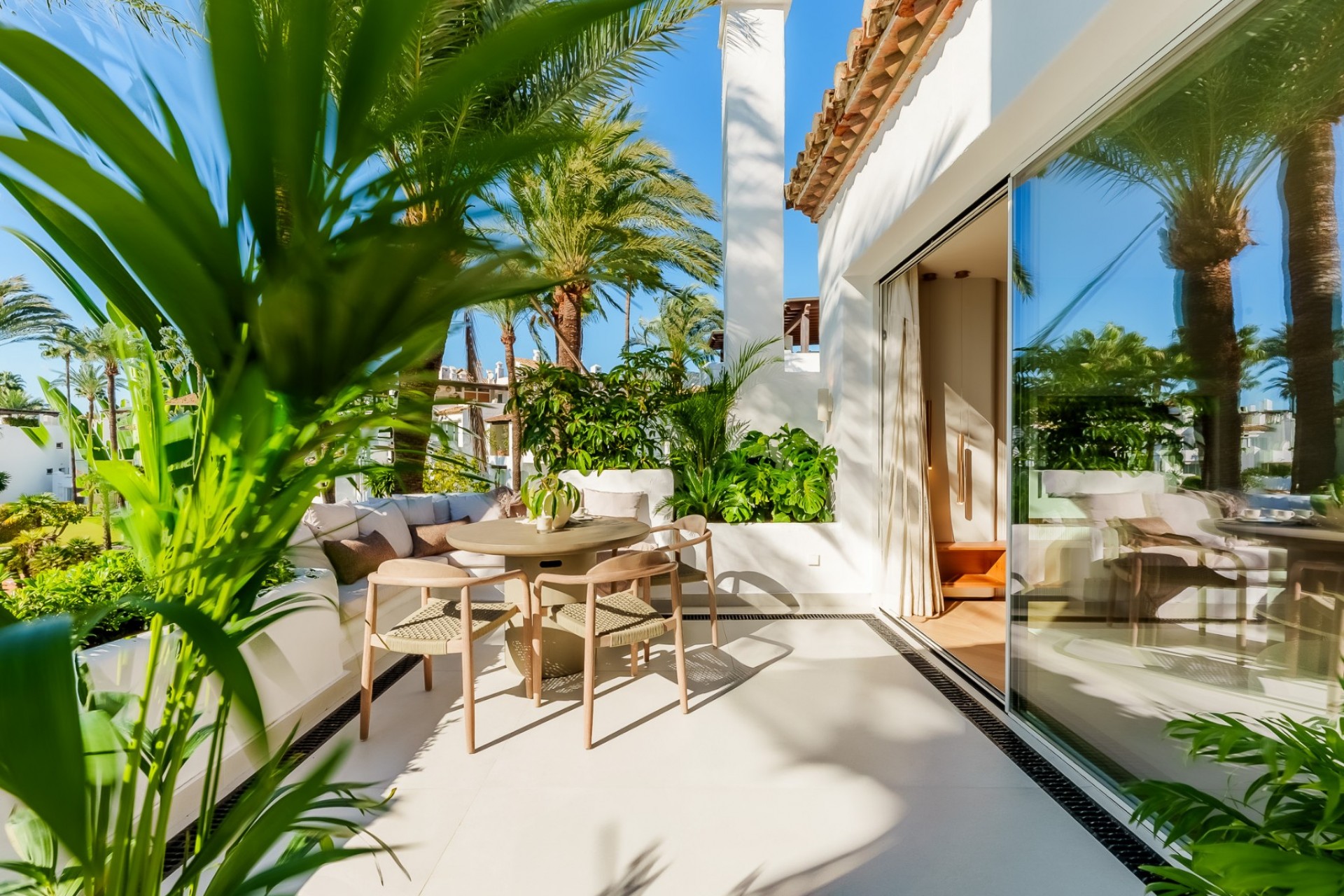Revente - Apartment -
Estepona