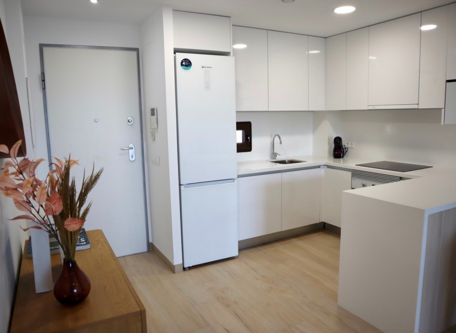 Revente - Apartment -
Finestrat