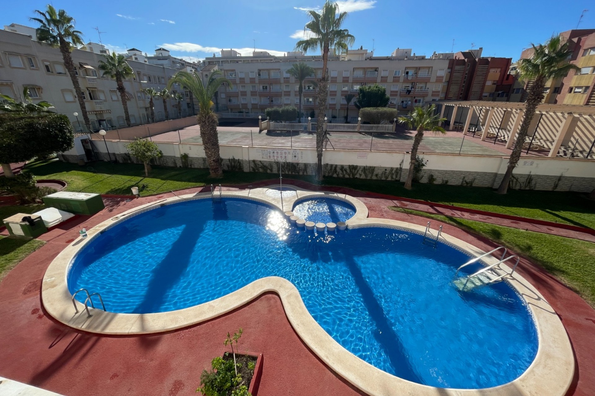 Revente - Apartment - Flat -
Torrevieia - Comunidad Valenciana