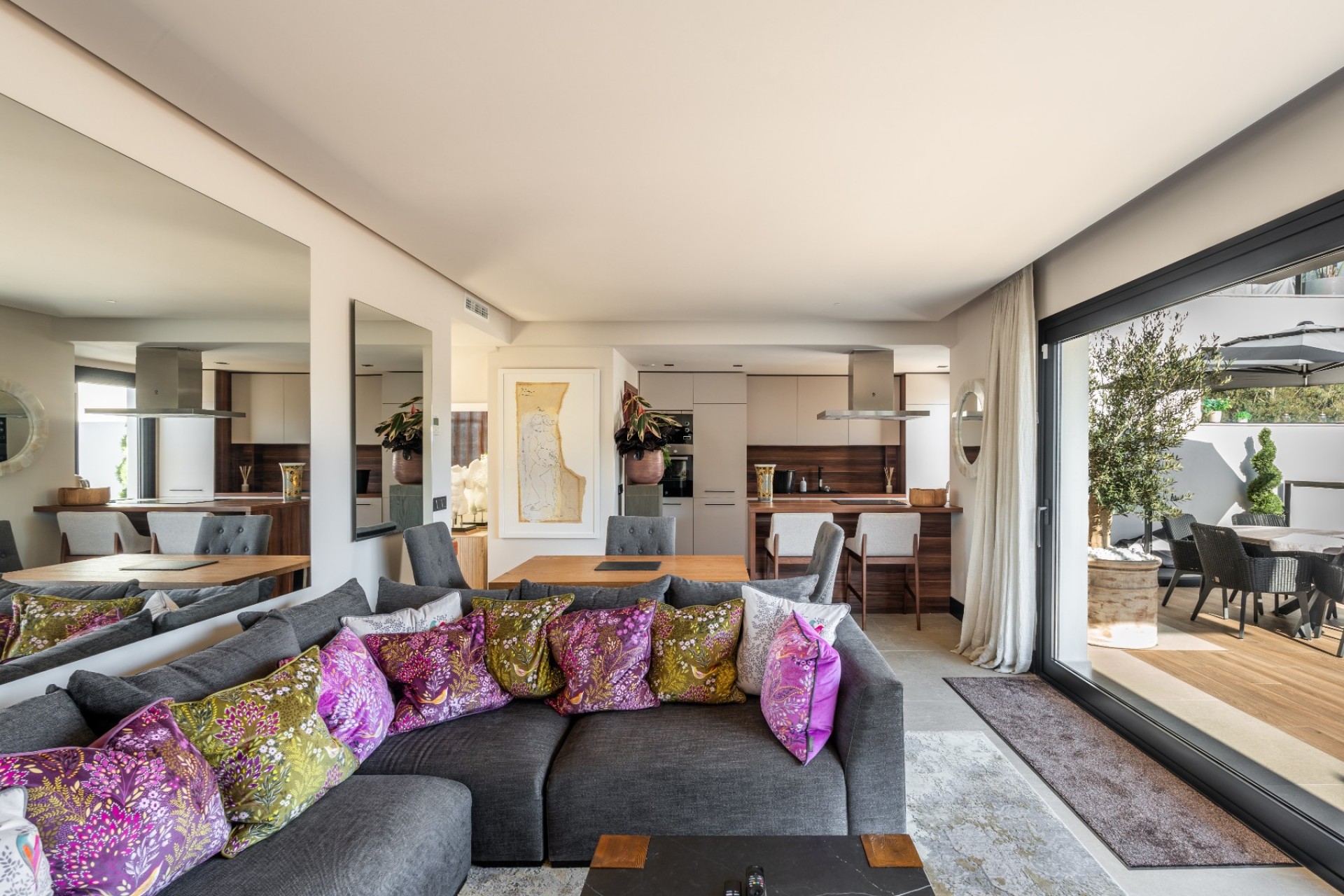 Revente - Apartment -
Marbella - Nueva Andalucía