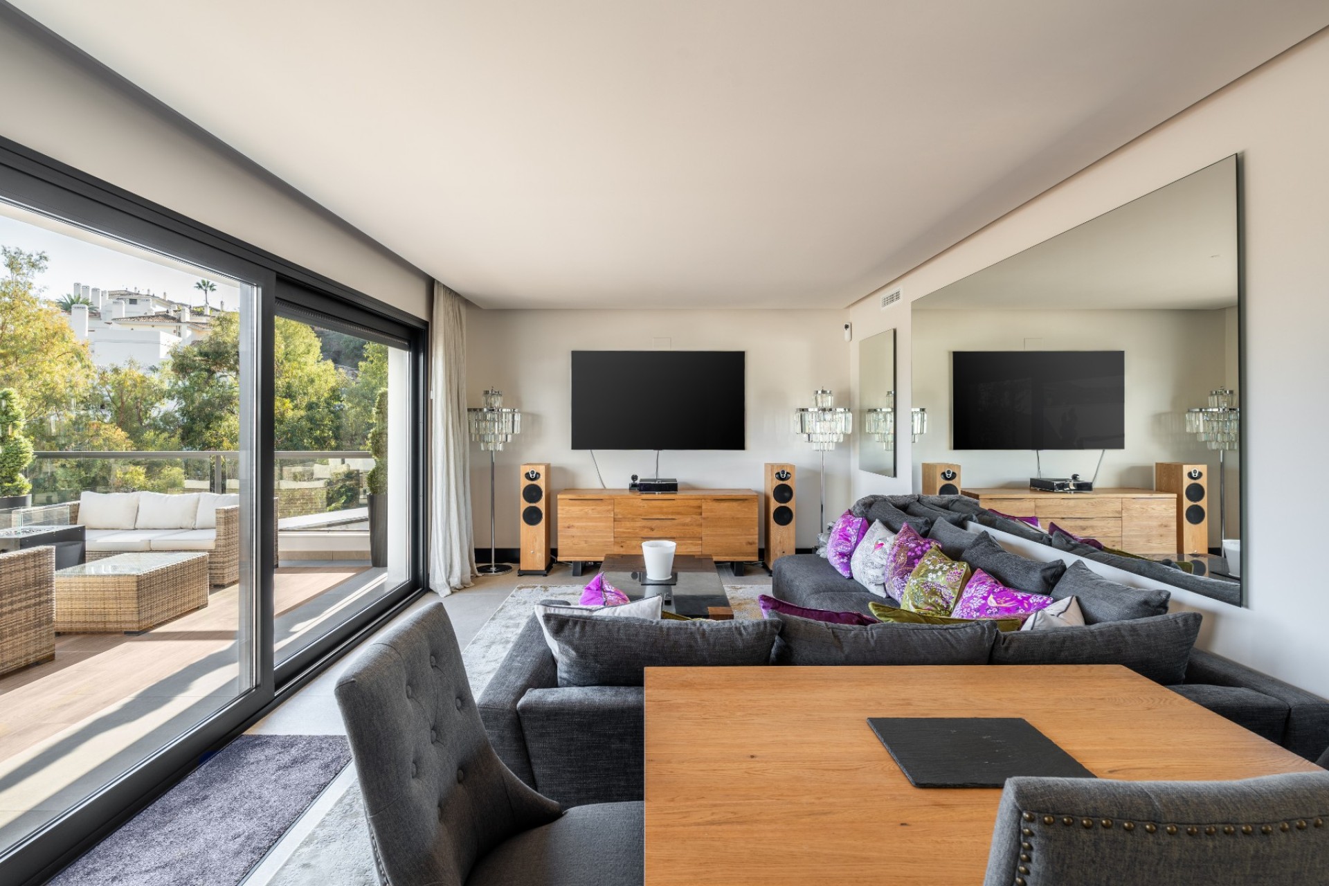 Revente - Apartment -
Marbella - Nueva Andalucía