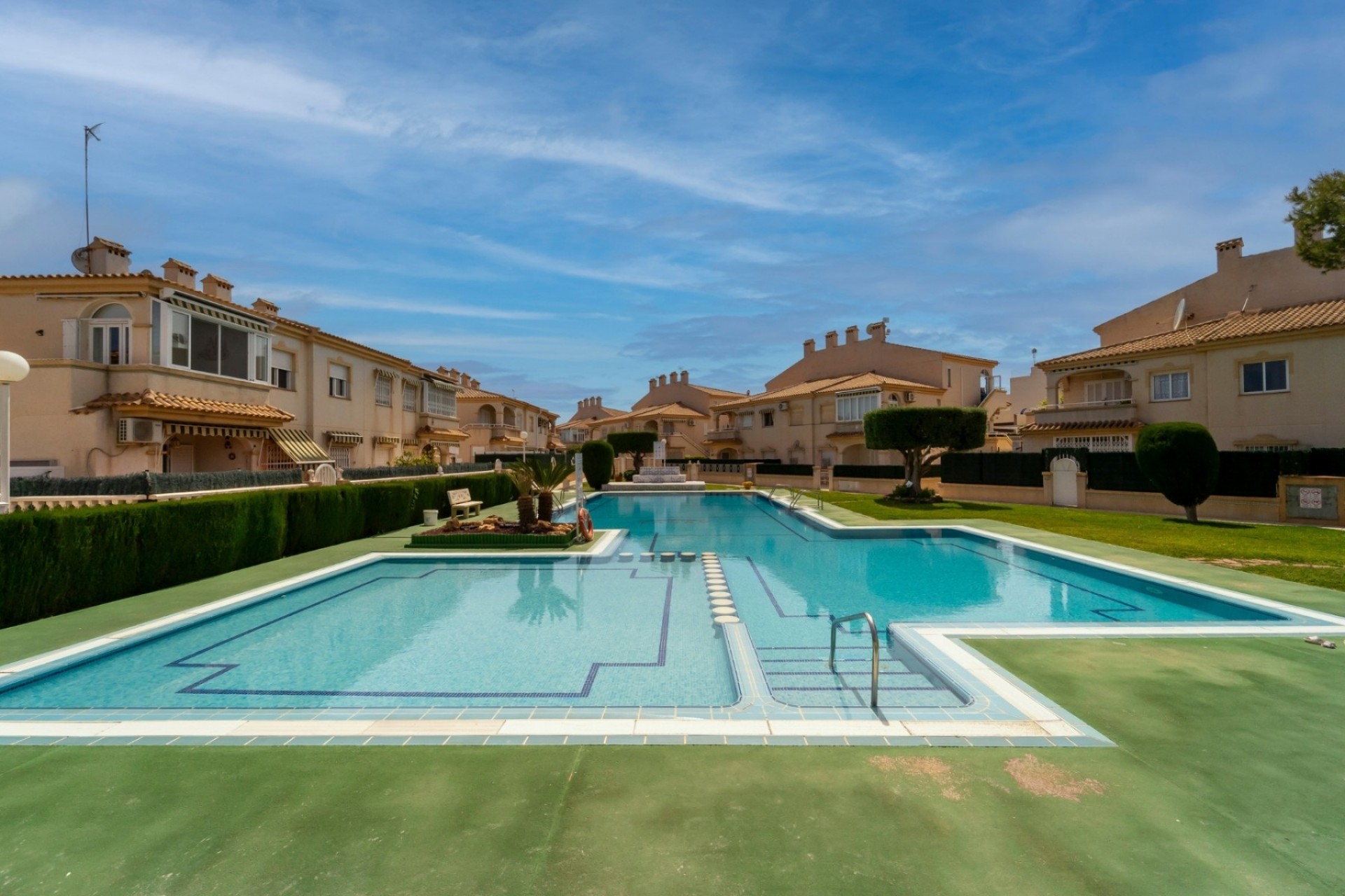 Revente - Apartment -
Torrevieja - Aguas Nuevas