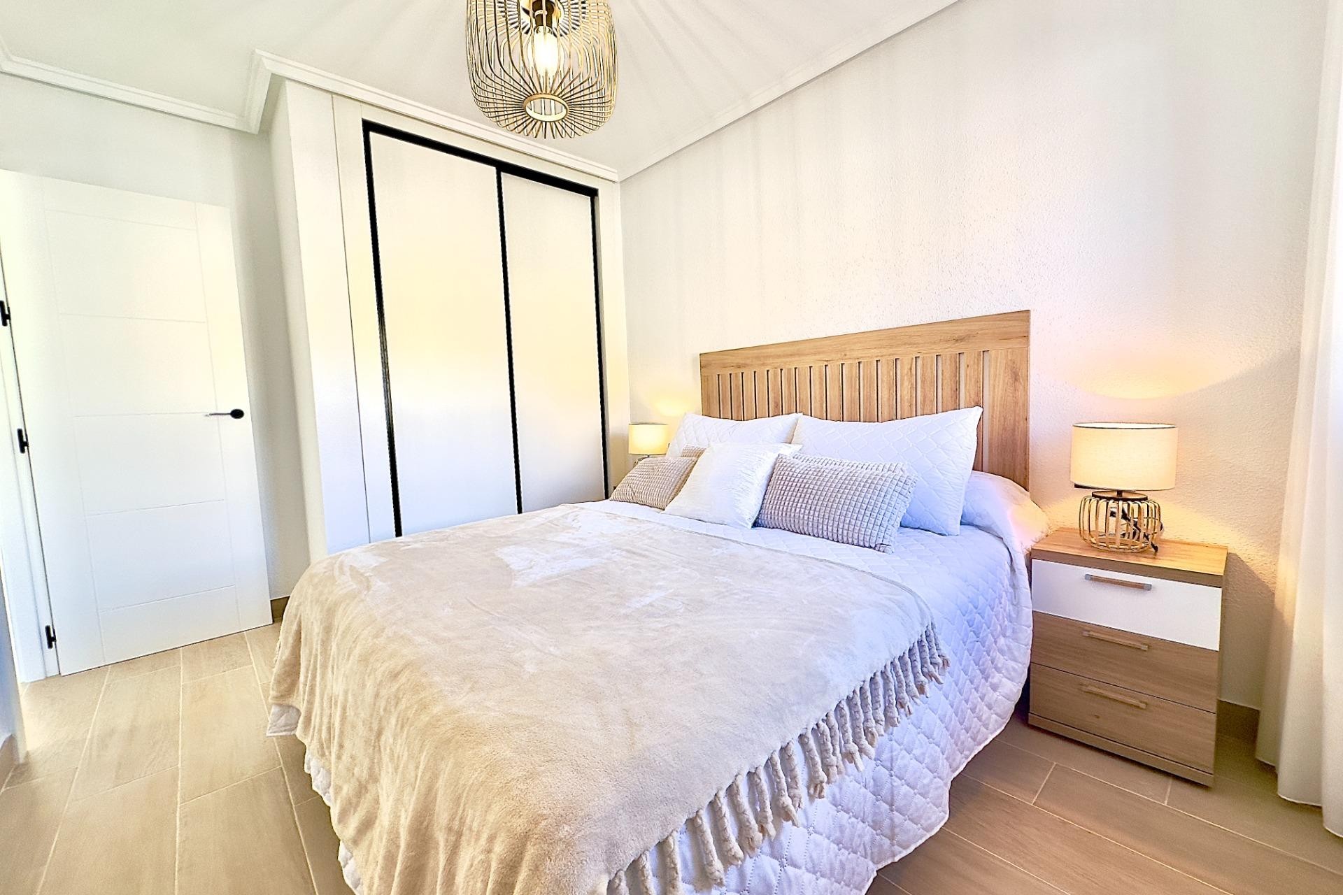 Revente - Apartment -
Torrevieja - Cabo Cervera