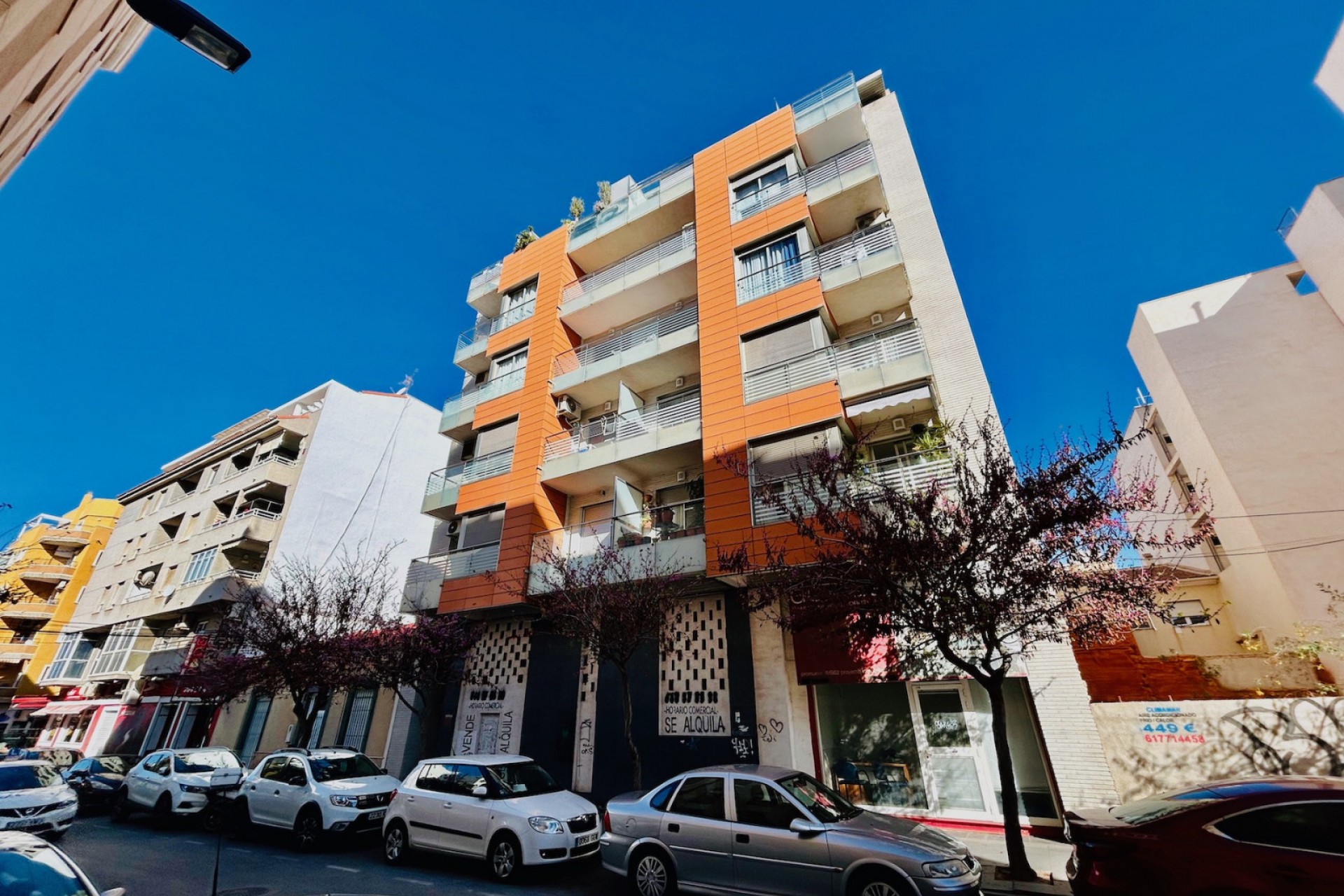 Revente - Apartment -
Torrevieja - Center