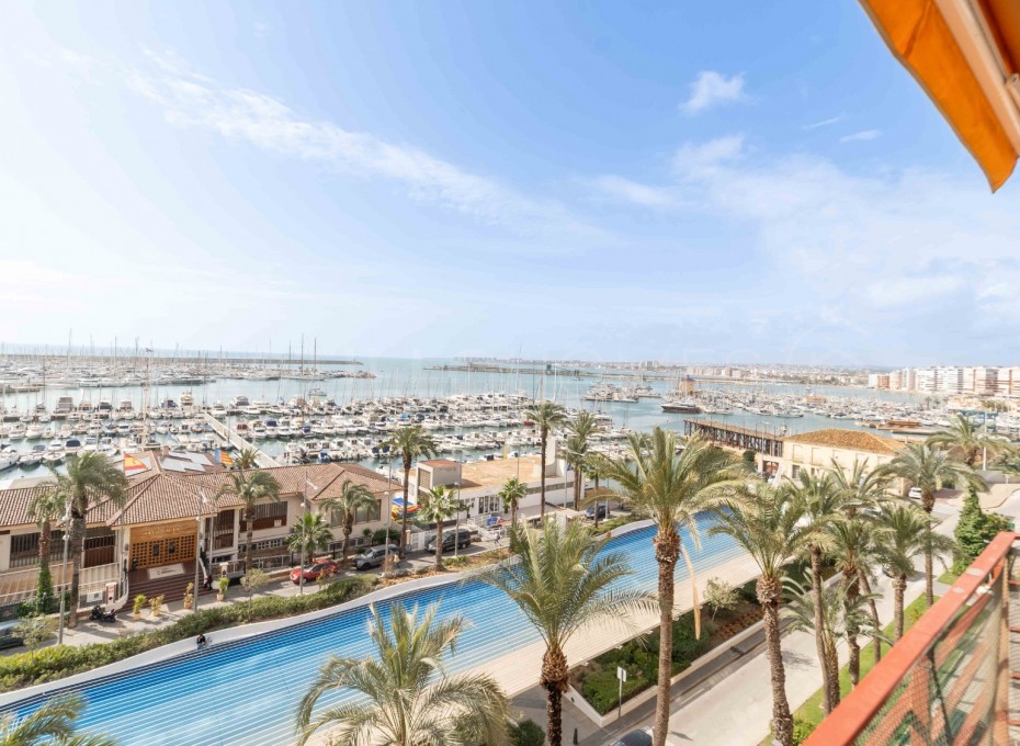 Revente - Apartment -
Torrevieja - Centro