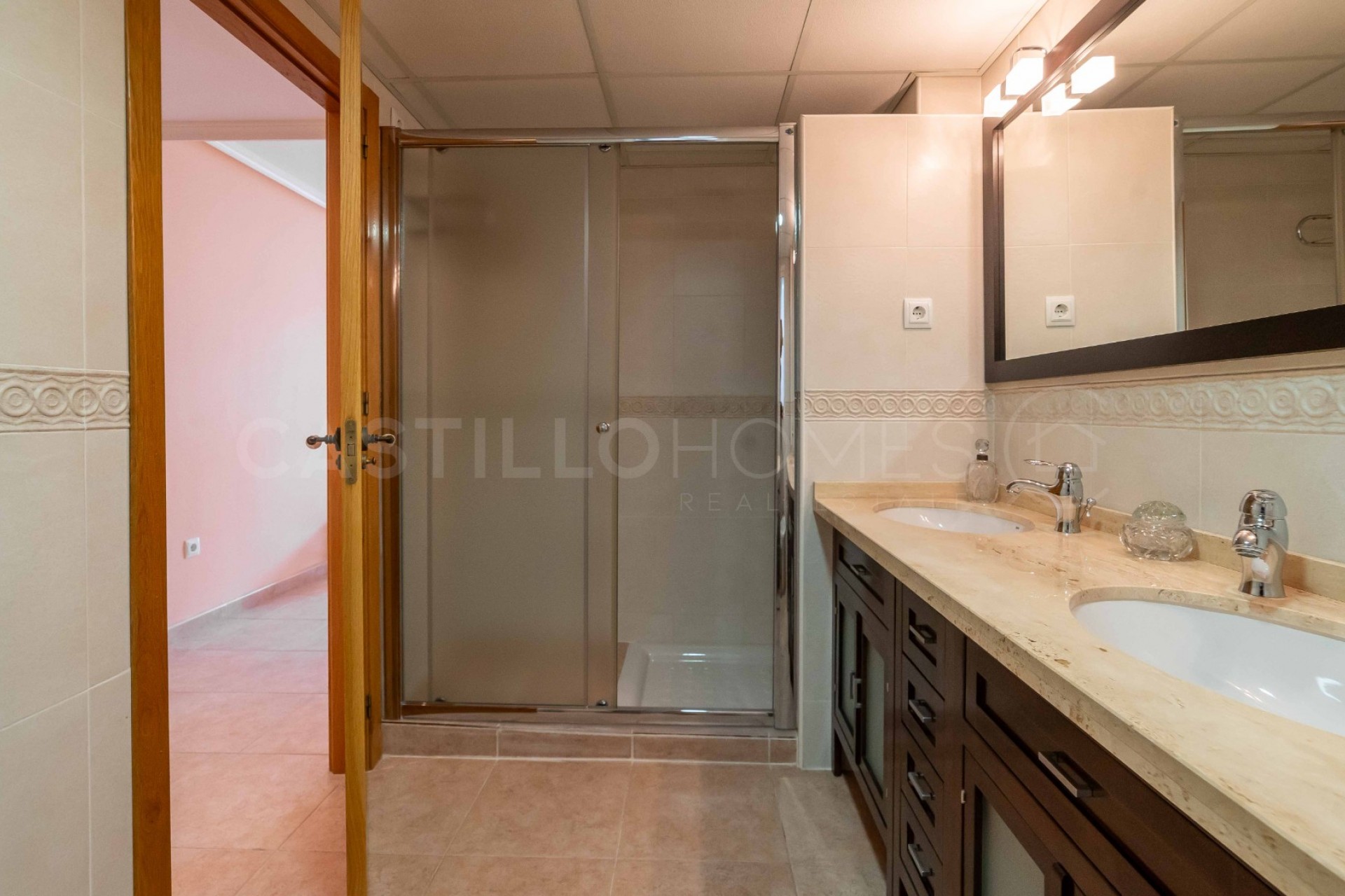 Revente - Apartment -
Torrevieja - Centro