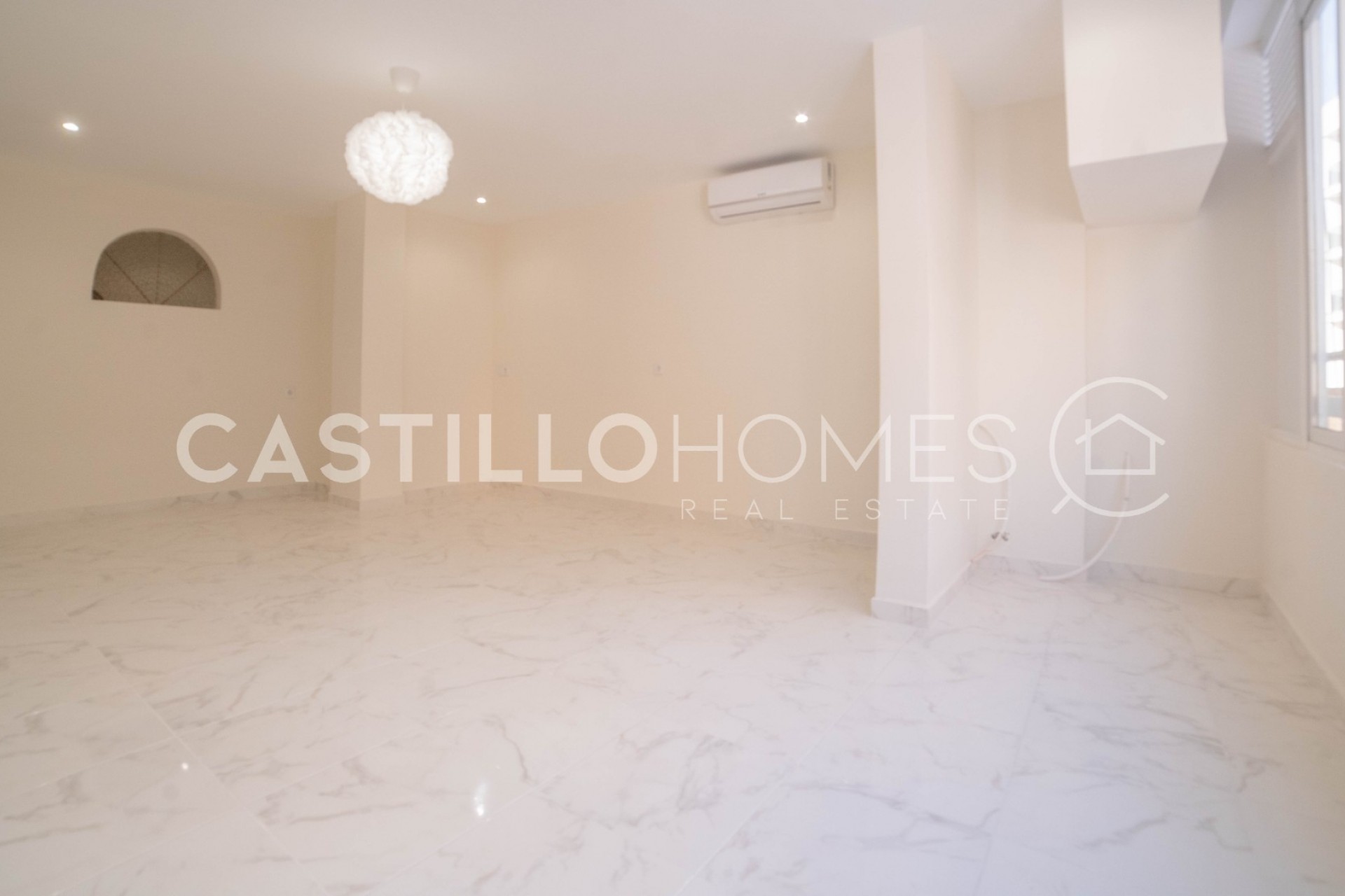 Revente - Apartment -
Torrevieja - Centro