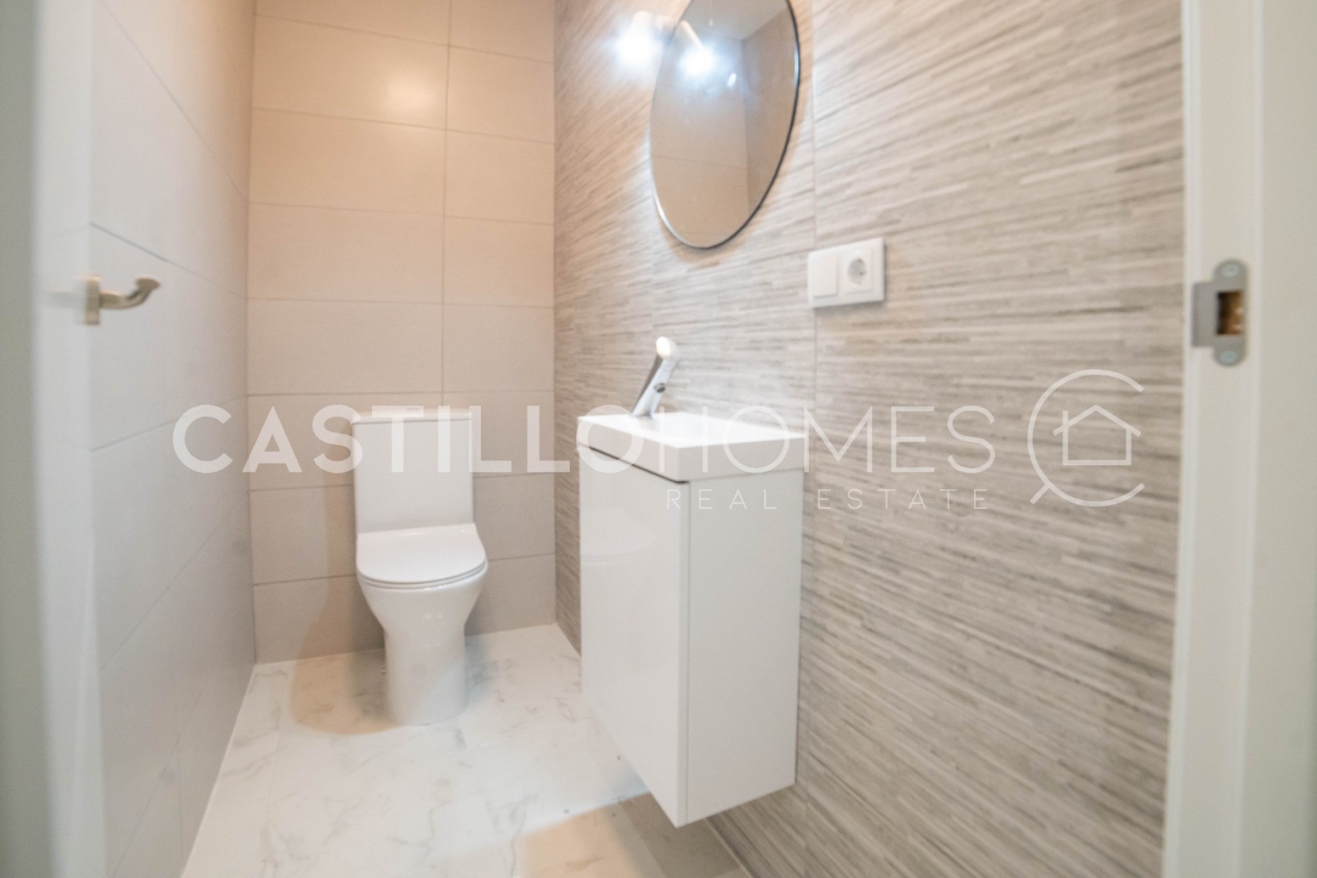 Revente - Apartment -
Torrevieja - Centro