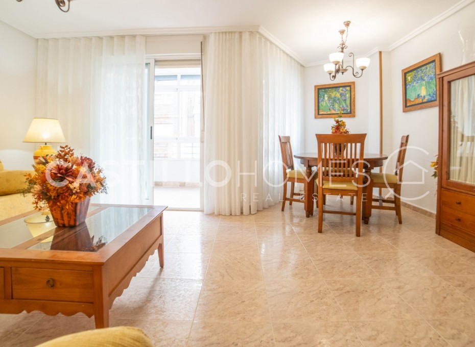 Revente - Apartment -
Torrevieja - Centro