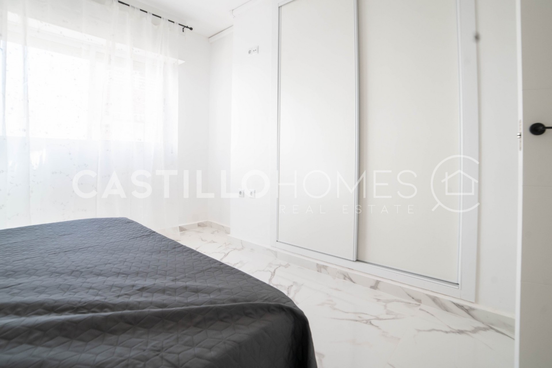 Revente - Apartment -
Torrevieja - Centro