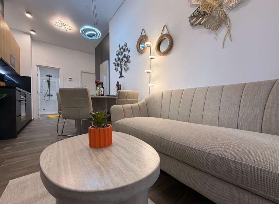 Revente - Apartment -
Torrevieja - Centro