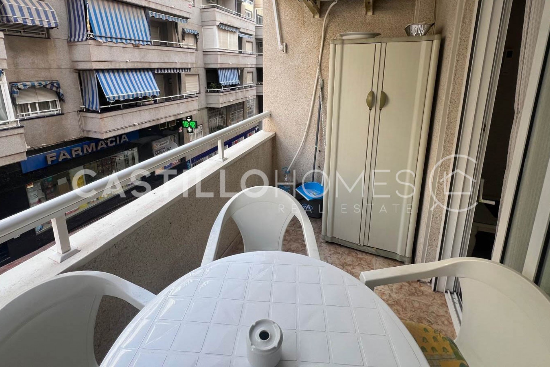 Revente - Apartment -
Torrevieja - Centro
