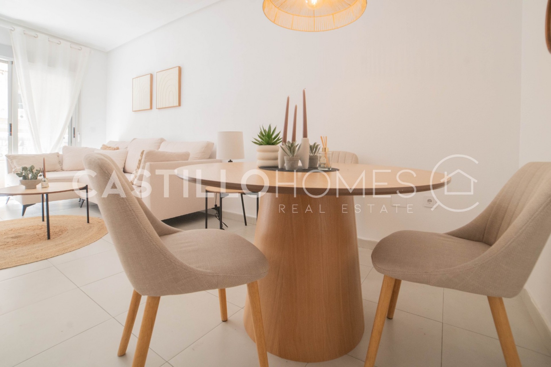 Revente - Apartment -
Torrevieja - Centro