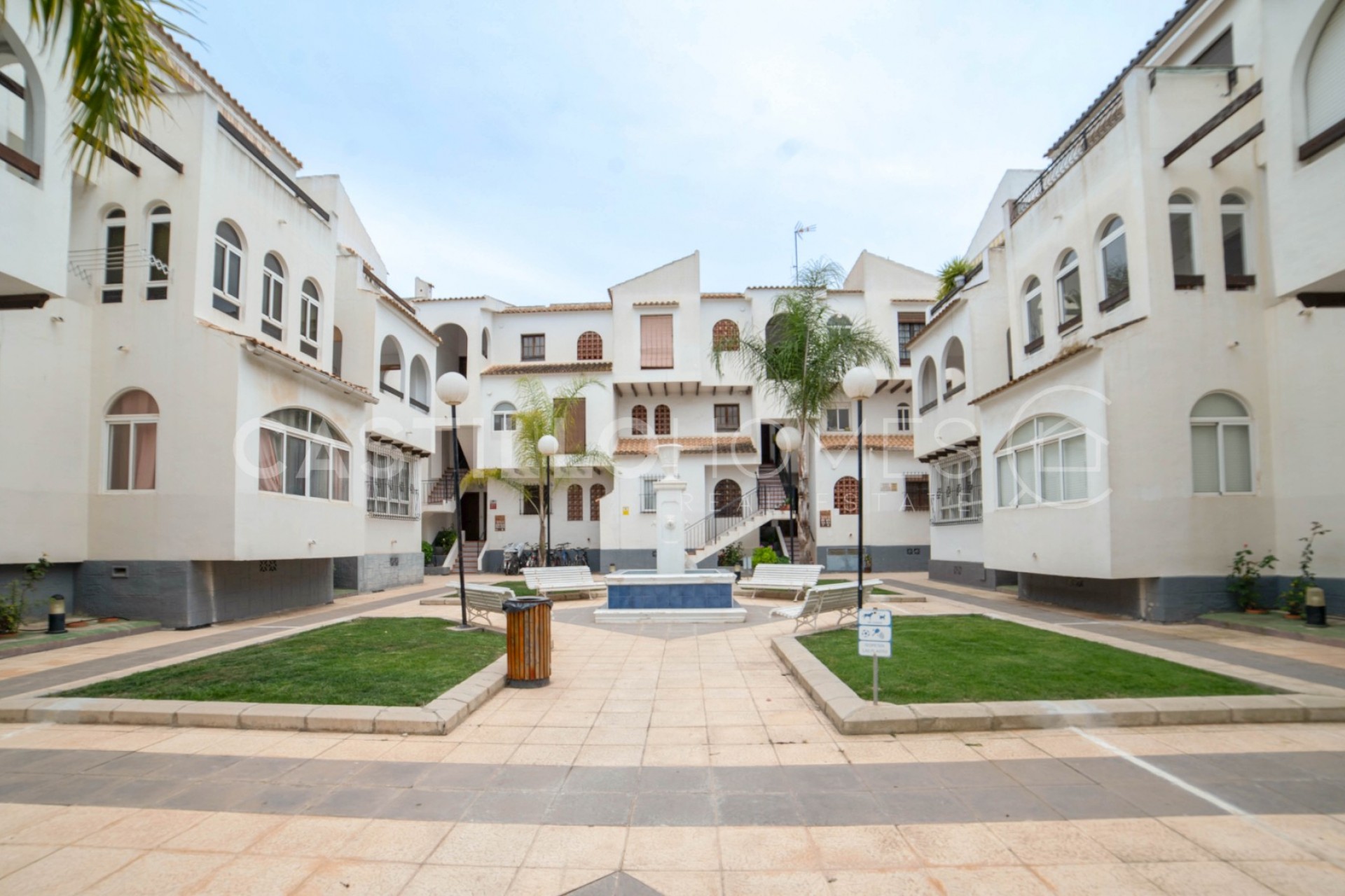 Revente - Apartment -
Torrevieja - El Acequión - Los Náufragos