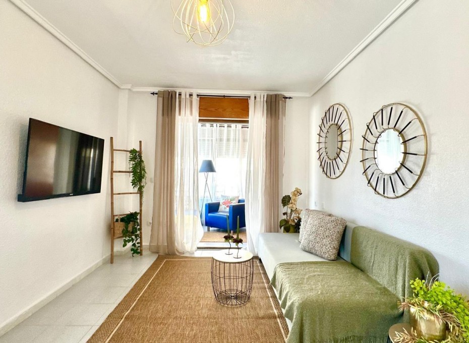 Revente - Apartment -
Torrevieja - El chaparral