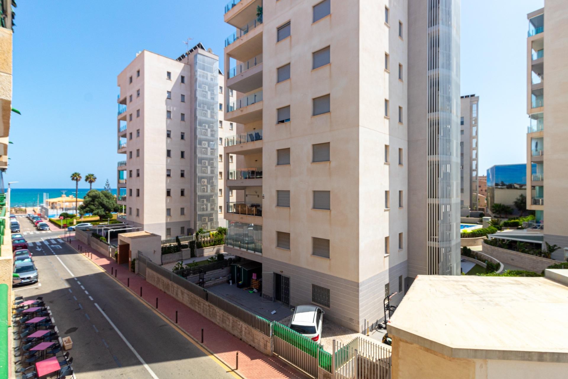 Revente - Apartment -
Torrevieja - La Mata pueblo