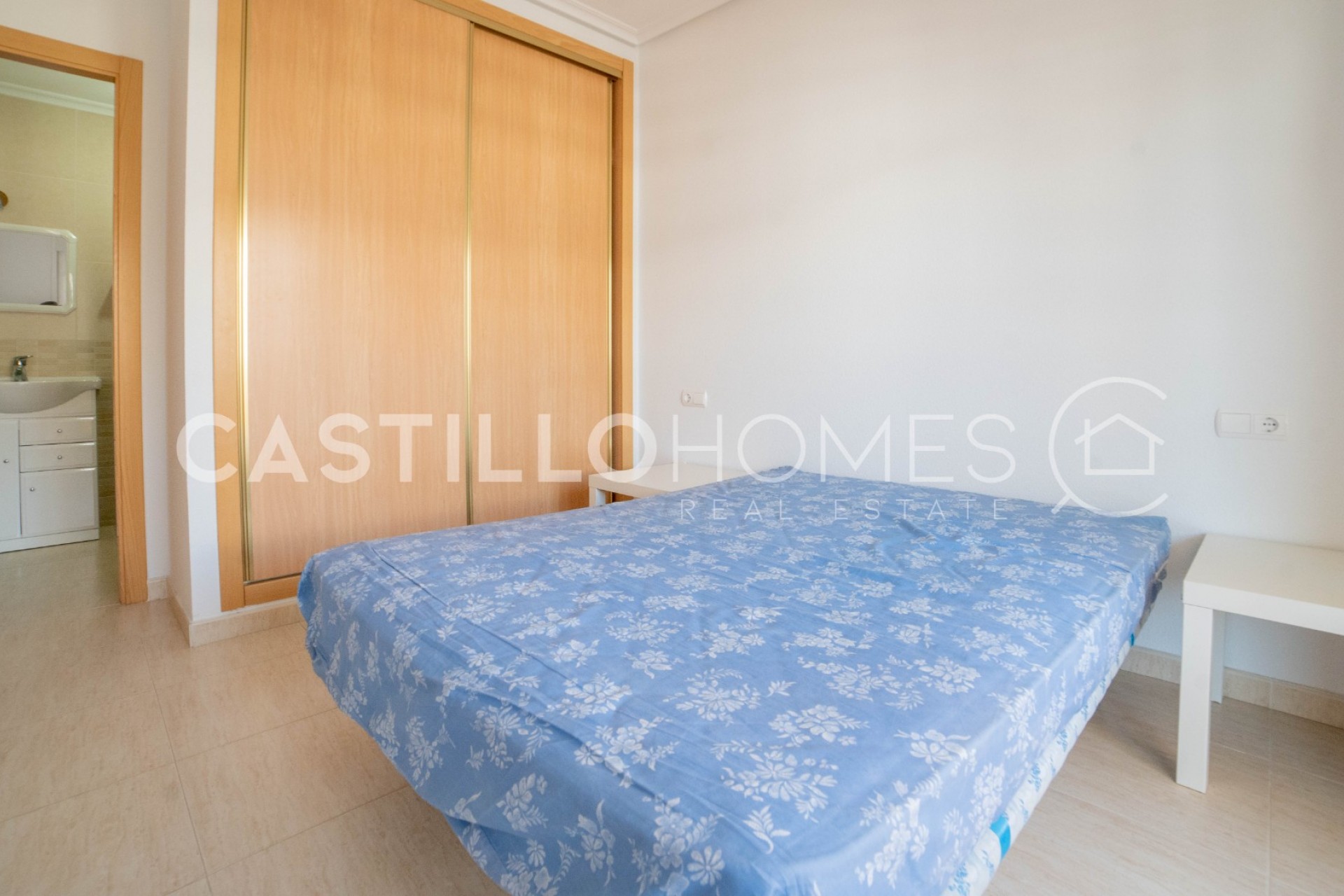 Revente - Apartment -
Torrevieja - La Mata