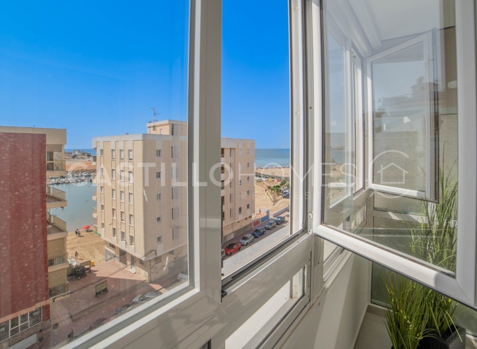 Revente - Apartment -
Torrevieja - Playa del Acequión