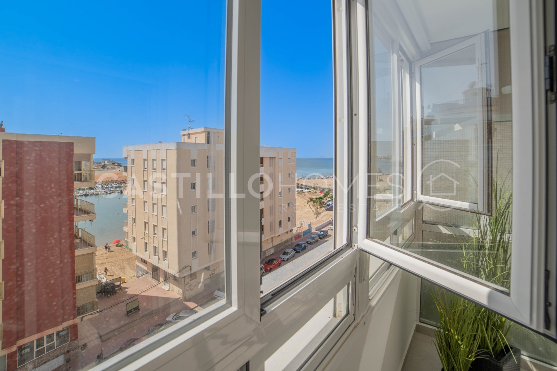 Revente - Apartment -
Torrevieja - Playa del Acequión