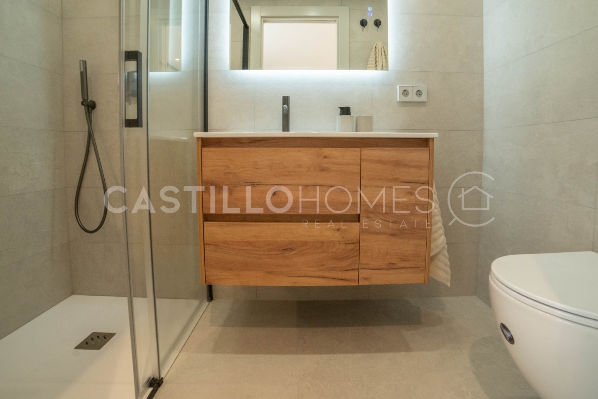 Revente - Apartment -
Torrevieja - Playa del Acequión