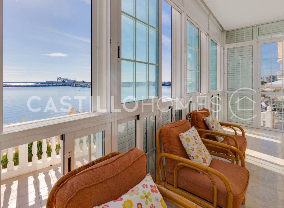 Revente - Apartment -
Torrevieja - Playa del Acequión