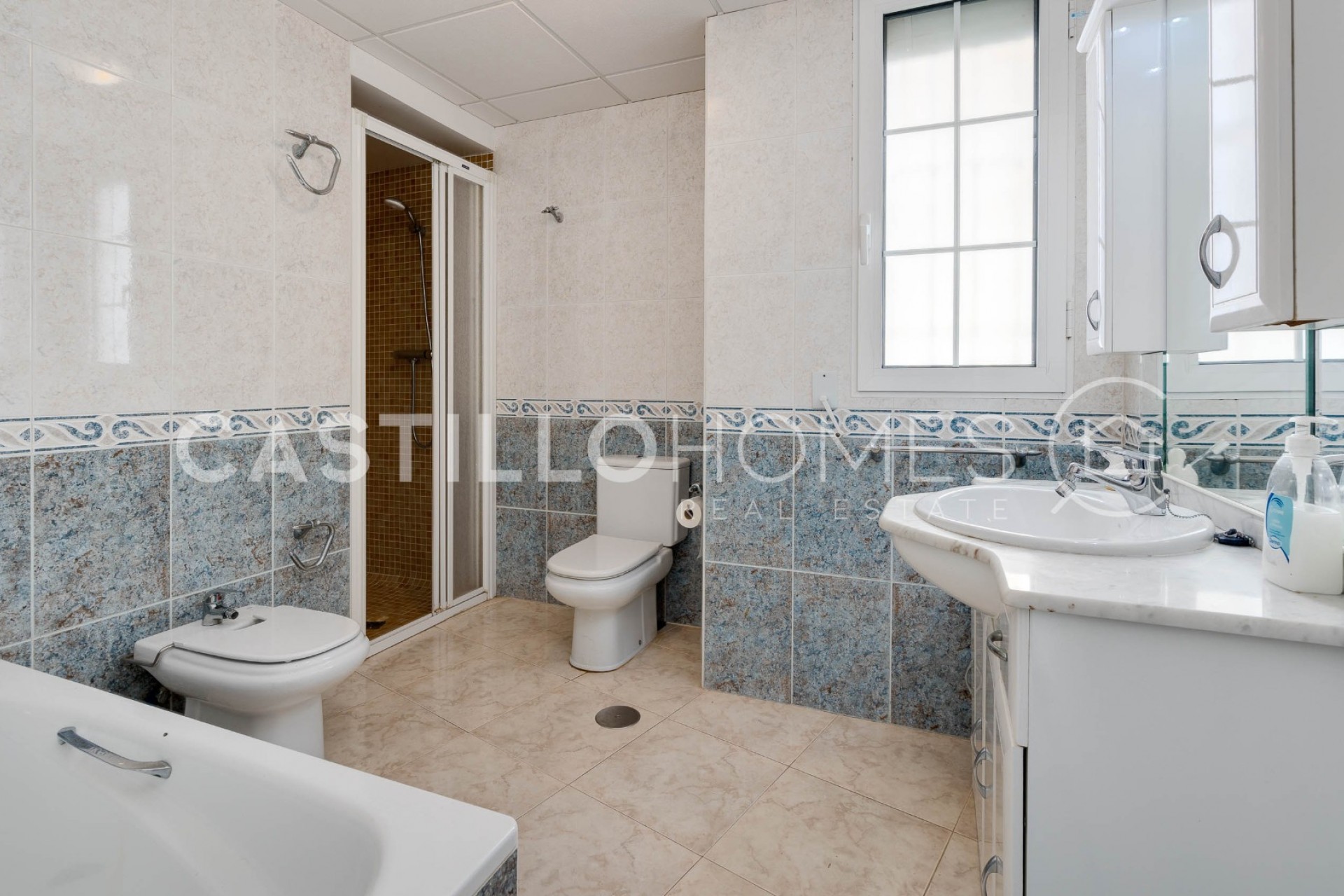 Revente - Apartment -
Torrevieja - Playa del Acequión