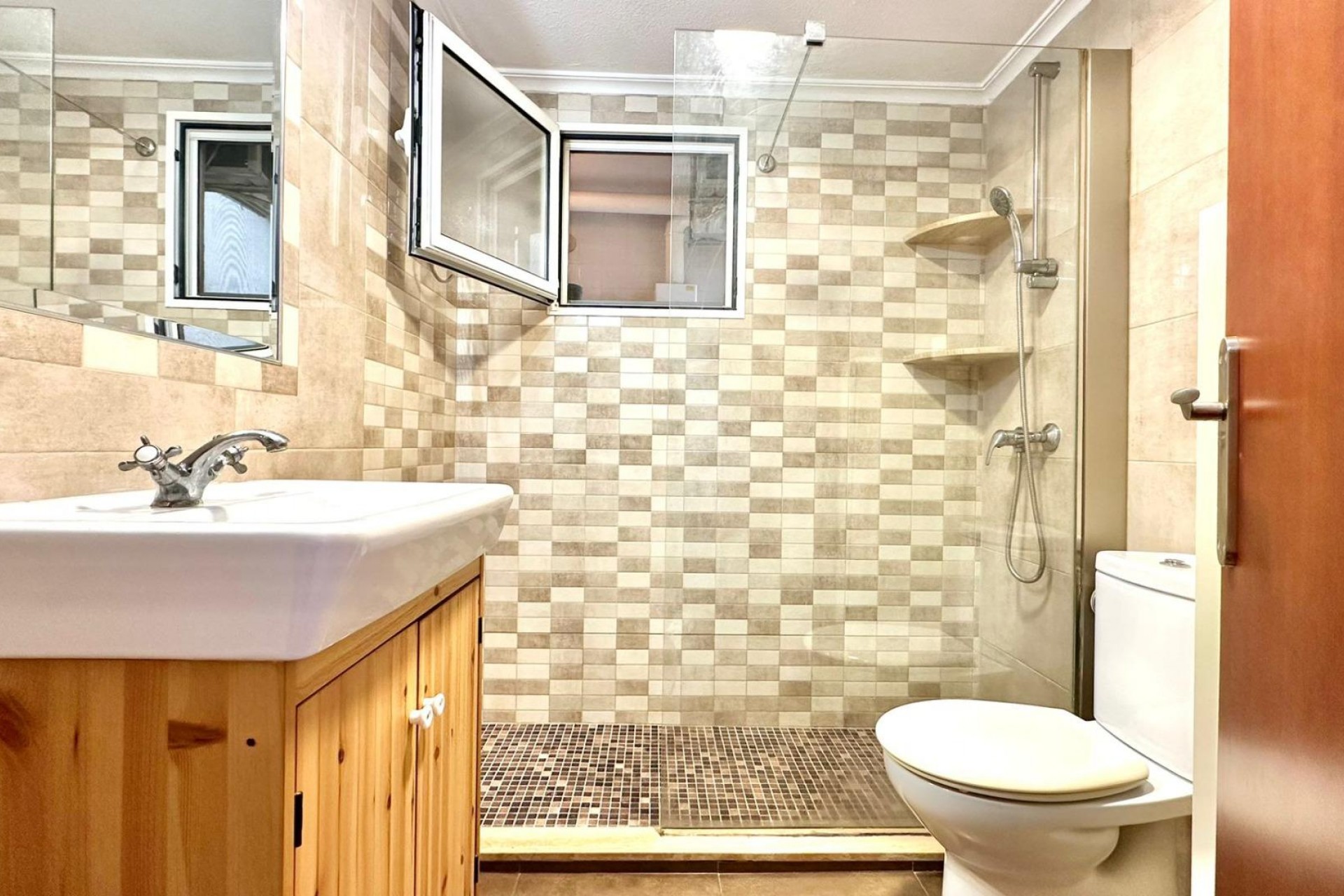 Revente - Apartment -
Torrevieja - Playa del Acequión