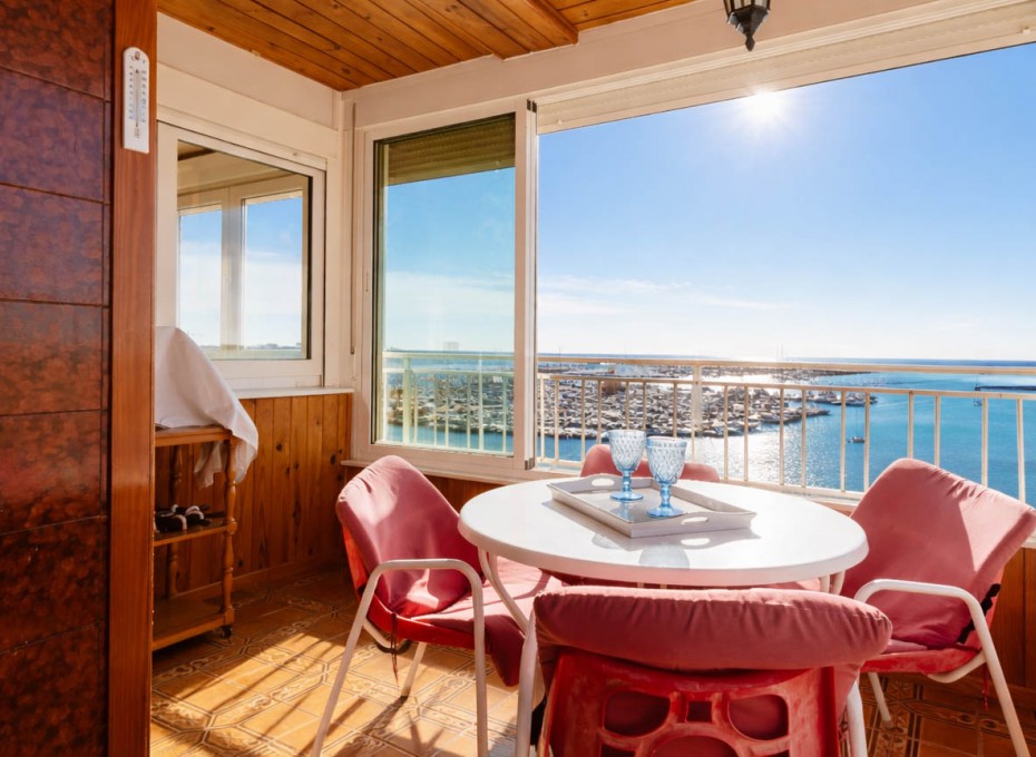 Revente - Apartment -
Torrevieja - Playa del Acequión