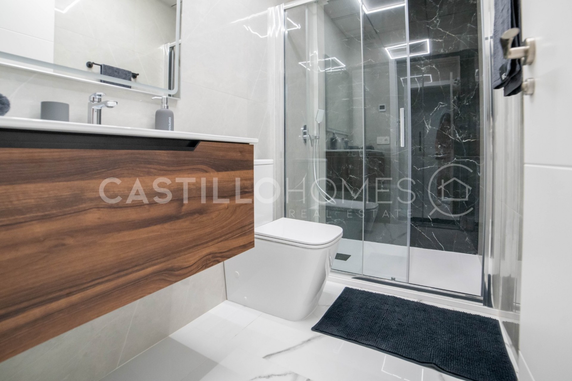 Revente - Apartment -
Torrevieja - Playa del Cura