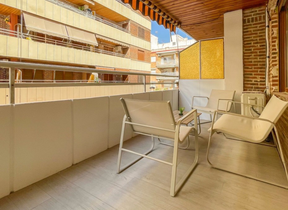 Revente - Apartment -
Torrevieja - Playa Los Naufragos