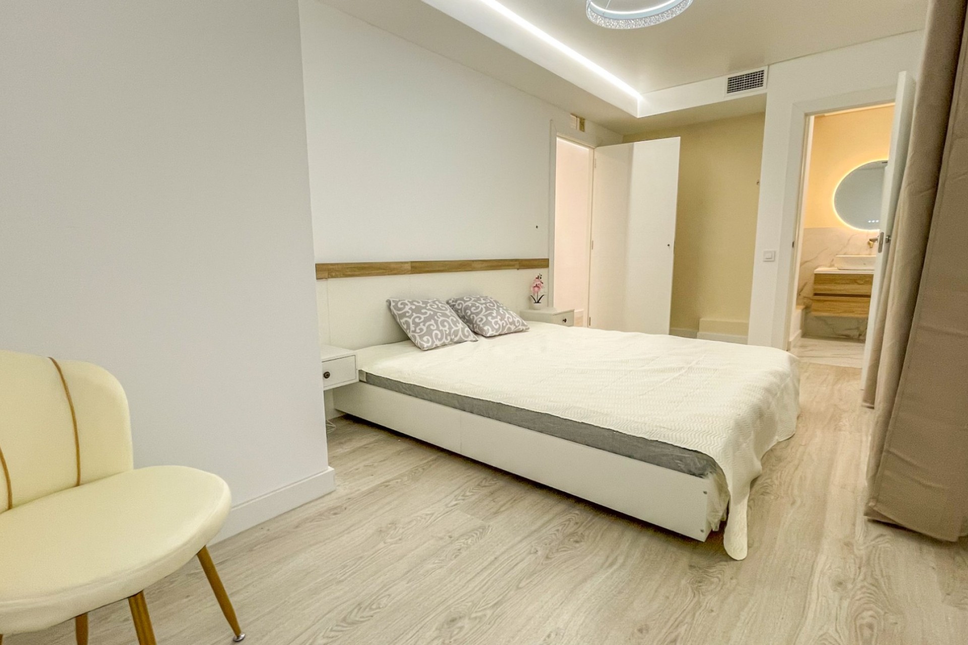 Revente - Apartment -
Torrevieja - Playa Los Naufragos