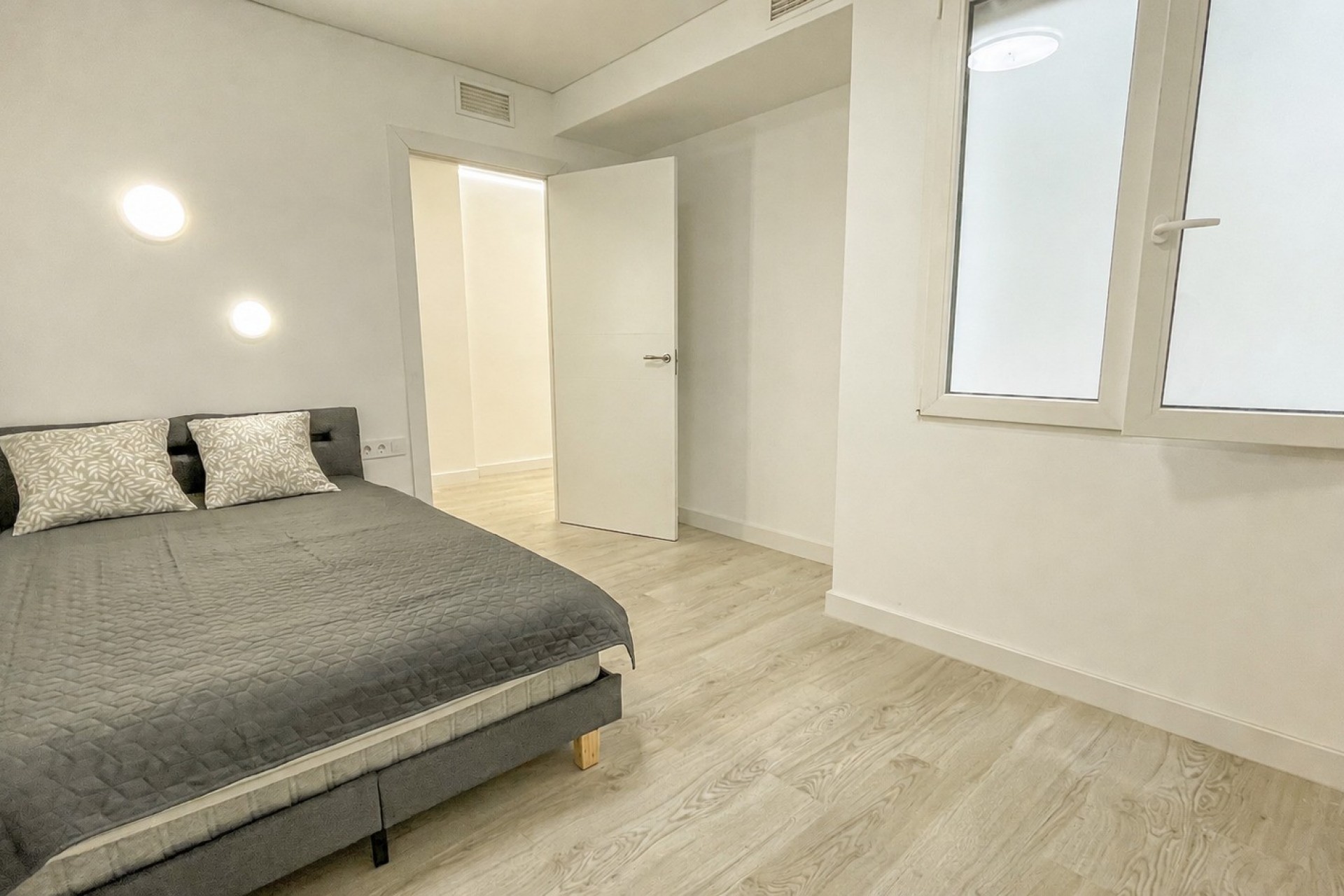 Revente - Apartment -
Torrevieja - Playa Los Naufragos